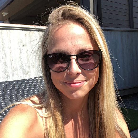 Meet your Posher, Amanda - Picture 1 of 1